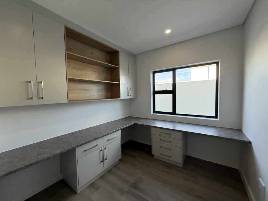 4 Bedroom Property for Sale in Sandown Western Cape